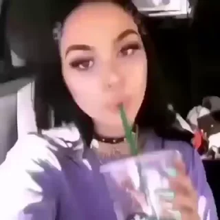 😐