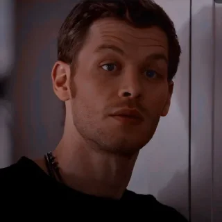 🤨