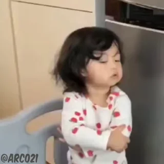 😾