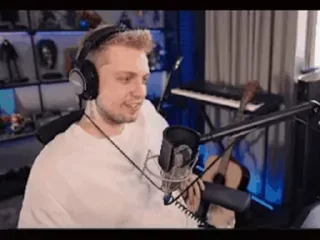 😱