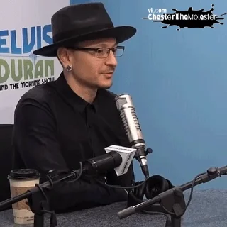 😮