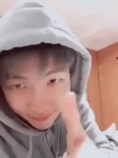 😗