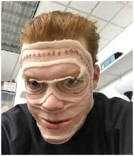 👹