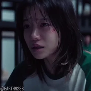 ☹
