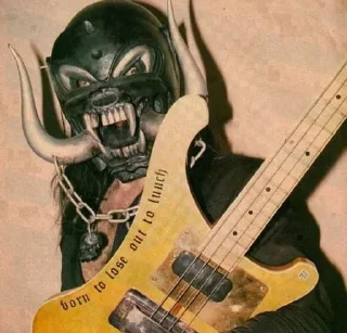 👹