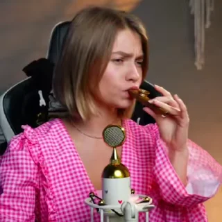 🎶