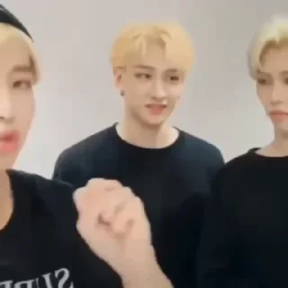 👀