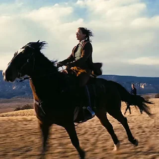 🏇