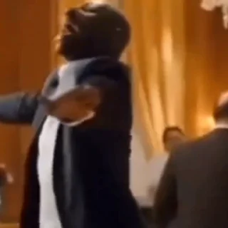 🥳