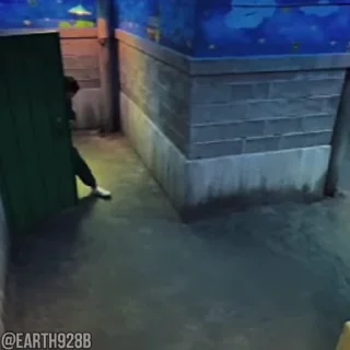 😱