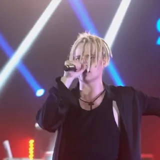 🎤