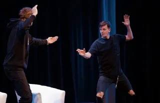 👊