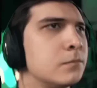🤨