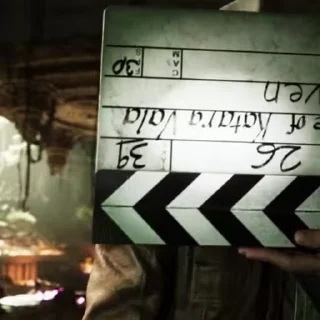 🎬