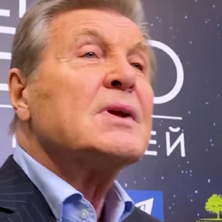 😐