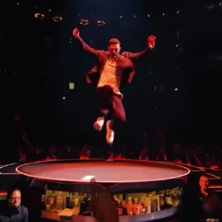 🕺