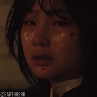 ☹