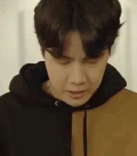 😠