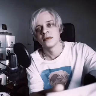 🎥