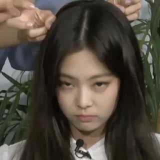 😠