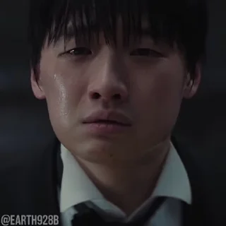 ☹