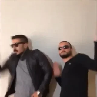 😎