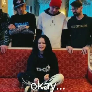 😳