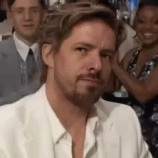🤨