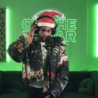 🎅