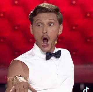 😮