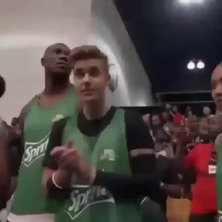 😐