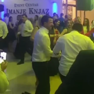 😁