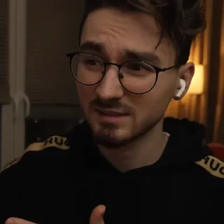 🤨