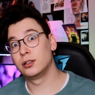 😨