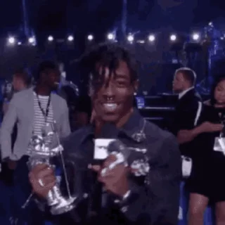 🥳