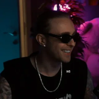 😁