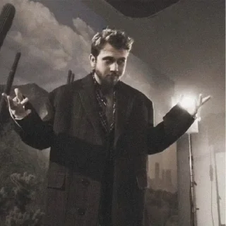 🕳