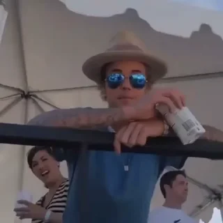 😐