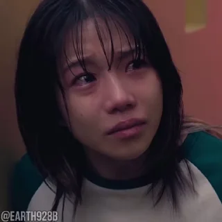 ☹
