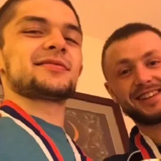 😂