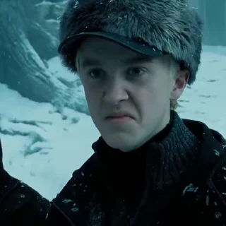 😠