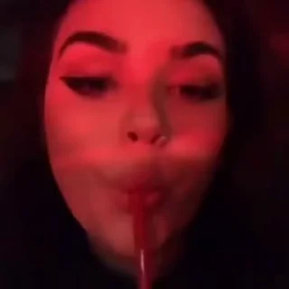 😐