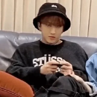 😡