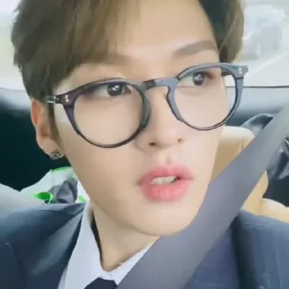 😝