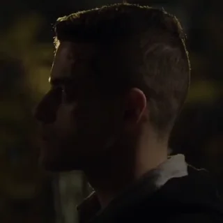 👤