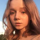 👸