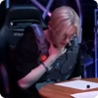 🤢