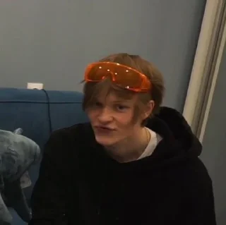 😐