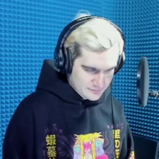 👀