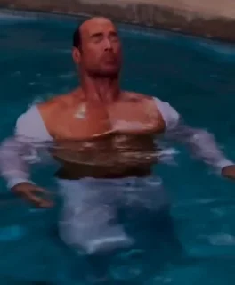 🏊